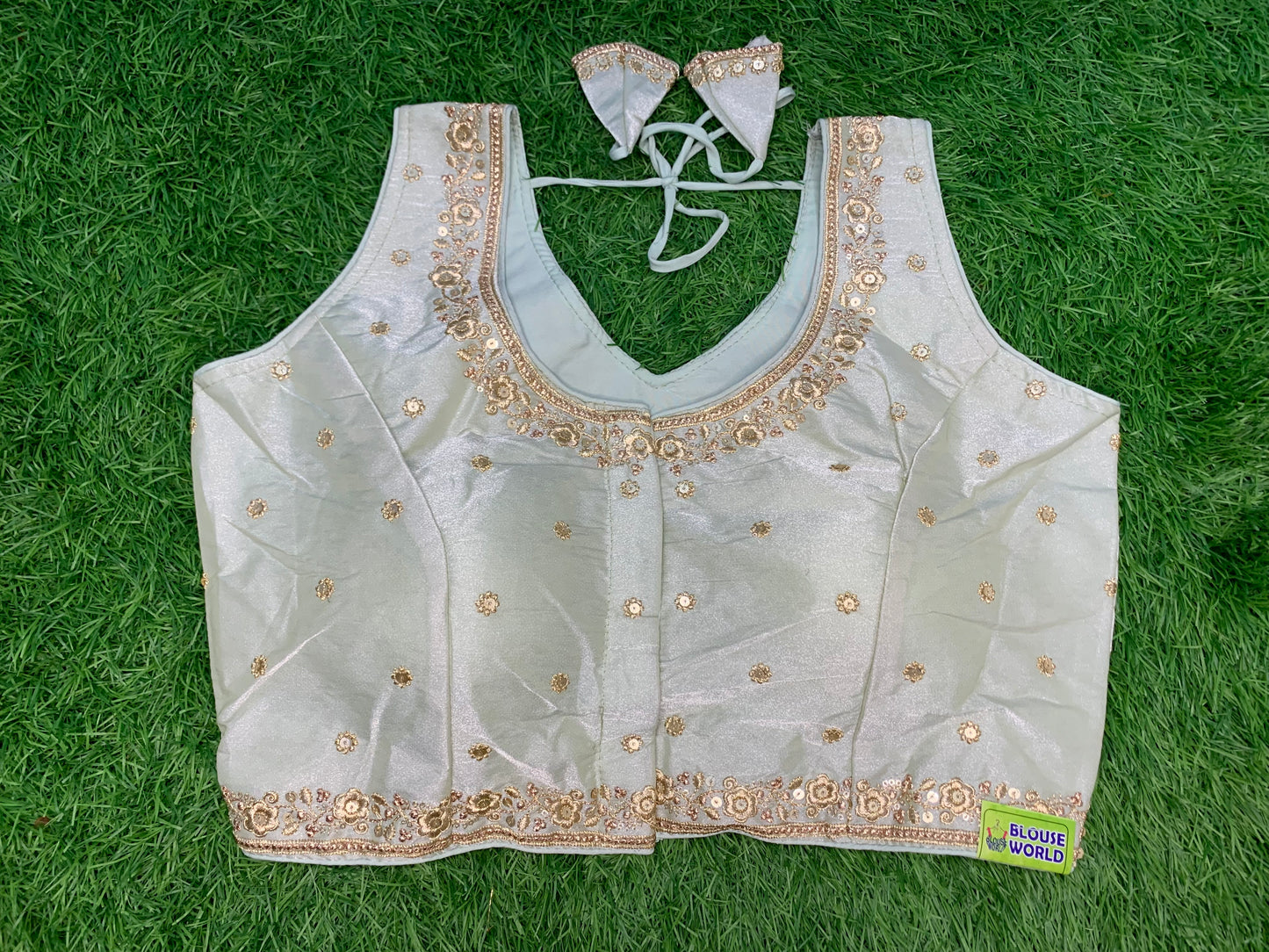 Ice colour v neck high neck blouse