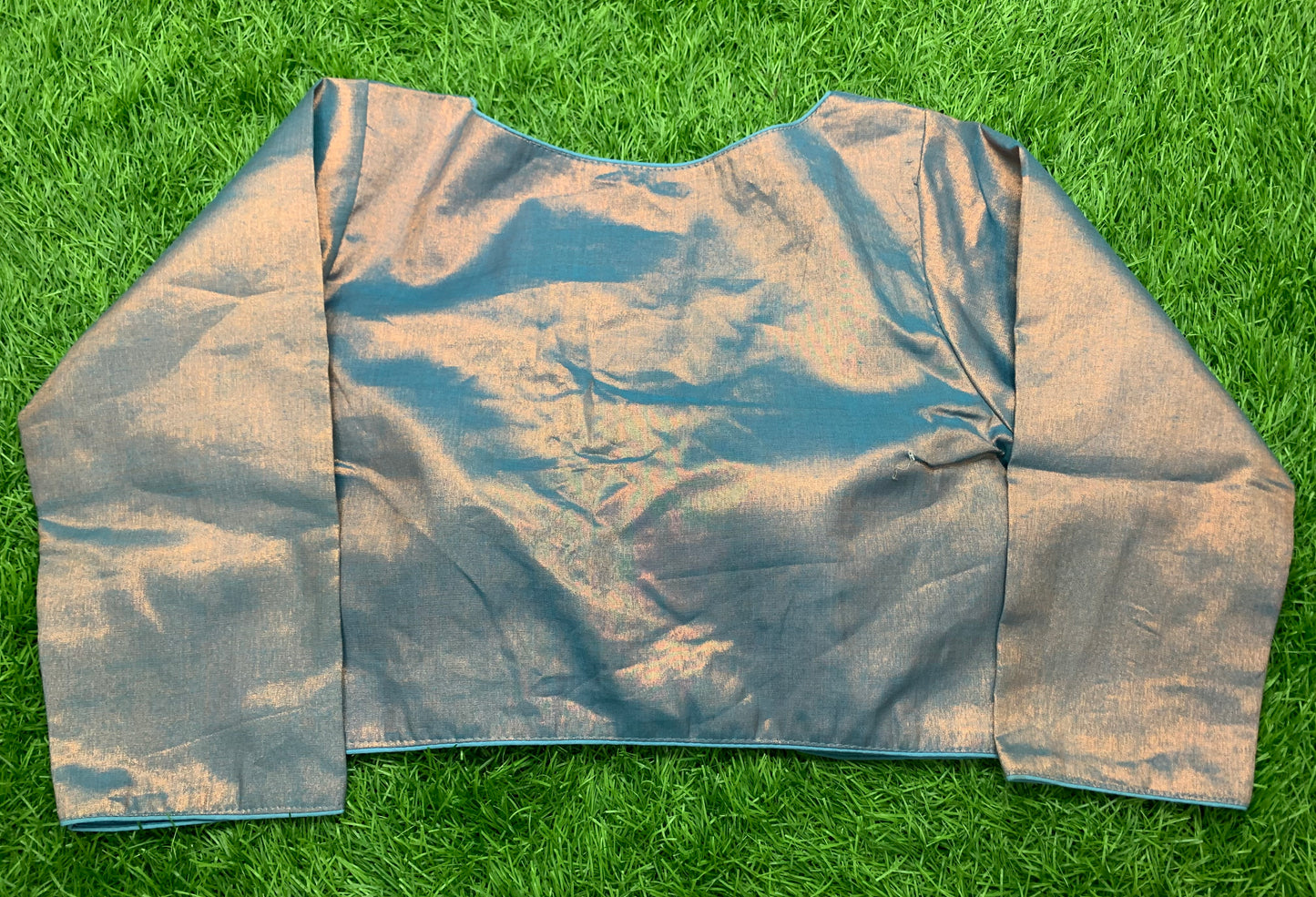 High neck v neck blouse 👚