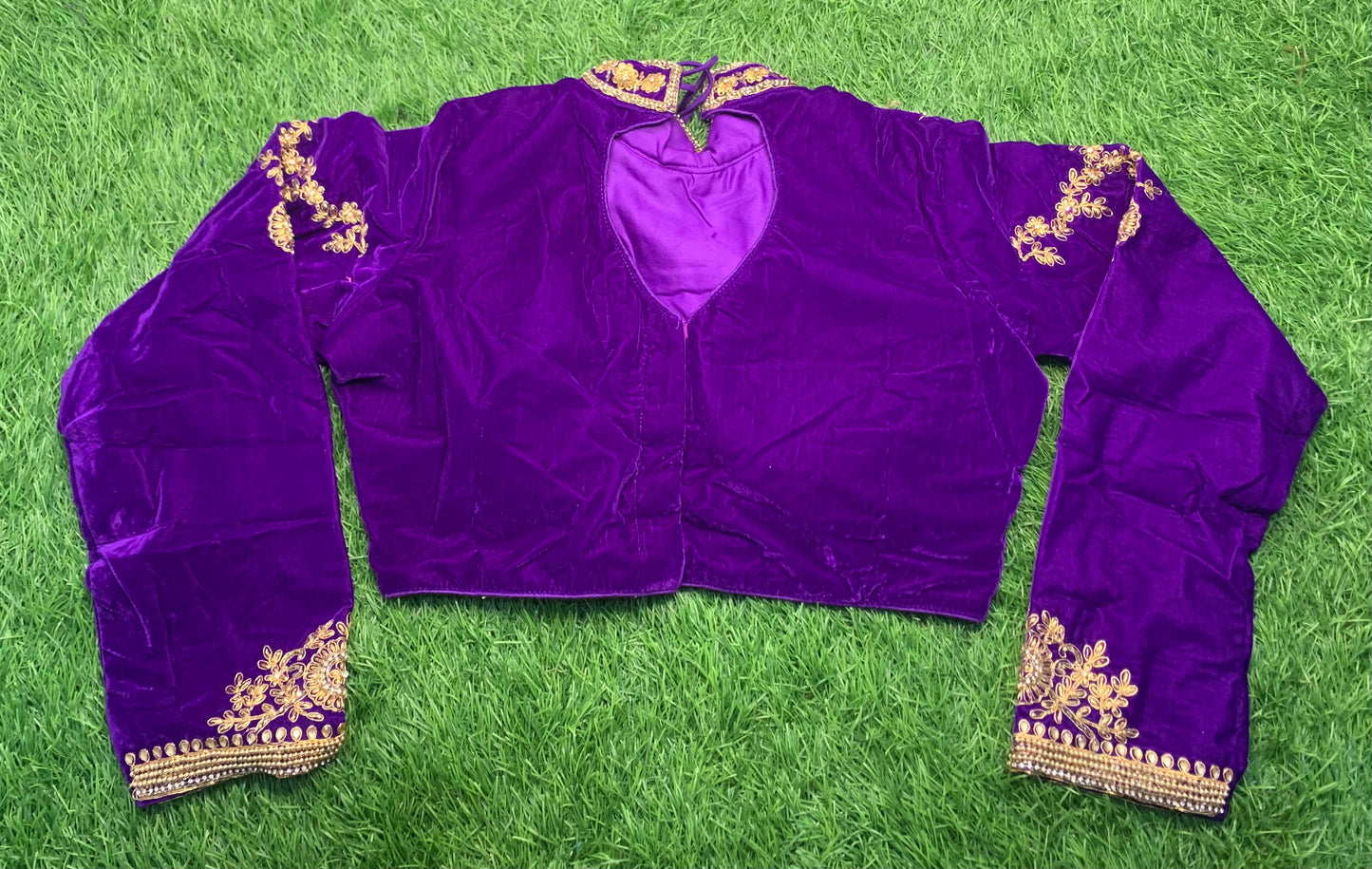 Purple maharani ๐ธ heavy neck blouse full hands