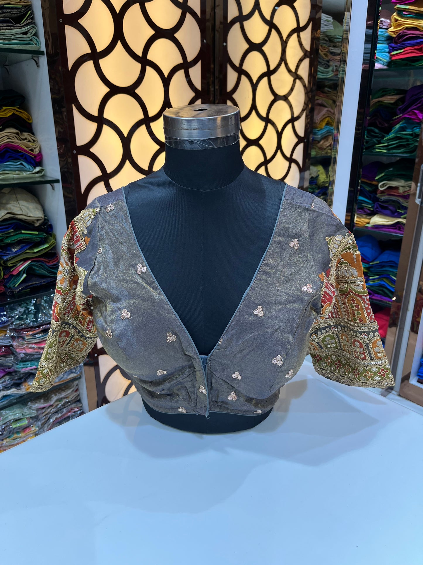 Tissue grey fancy v neck blouse 👚