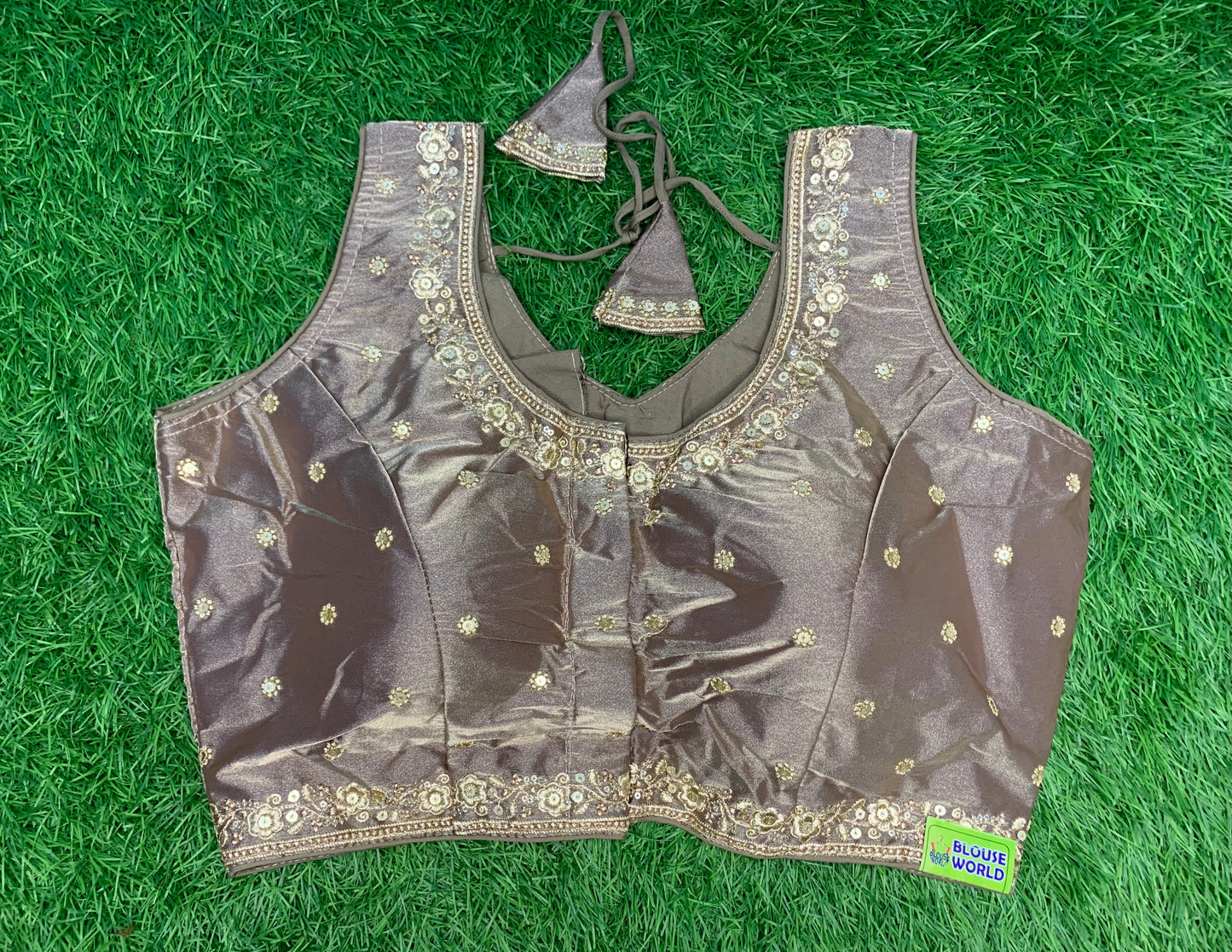 Fancy blouse with hands