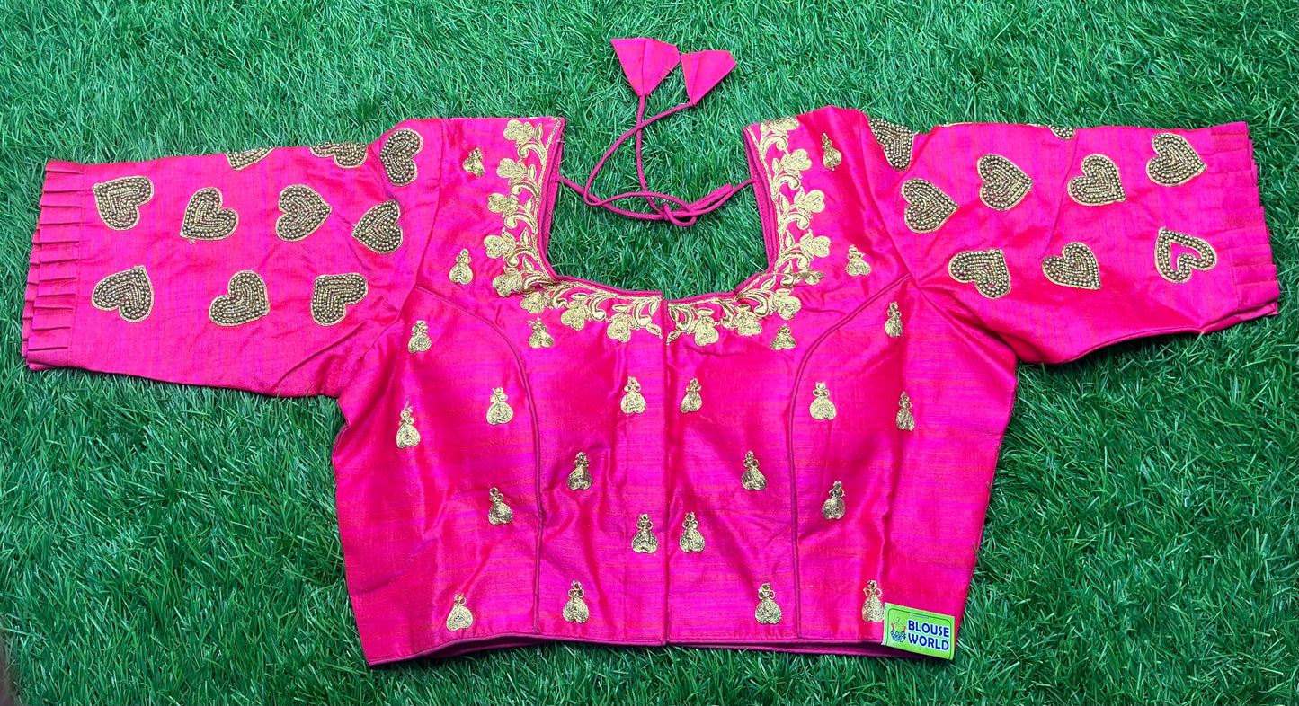 Pink heart 🩷 design hands frills design