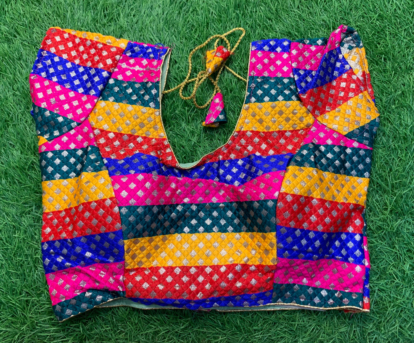 1 Multicolour fancy blouse π