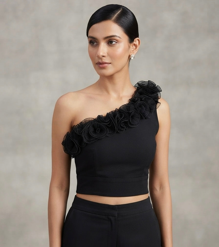 Black flower one side shoulder blouse 👚