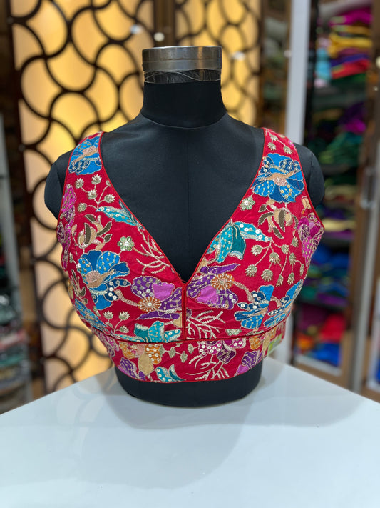 Red flower 🌸 with hands blouse 👚
