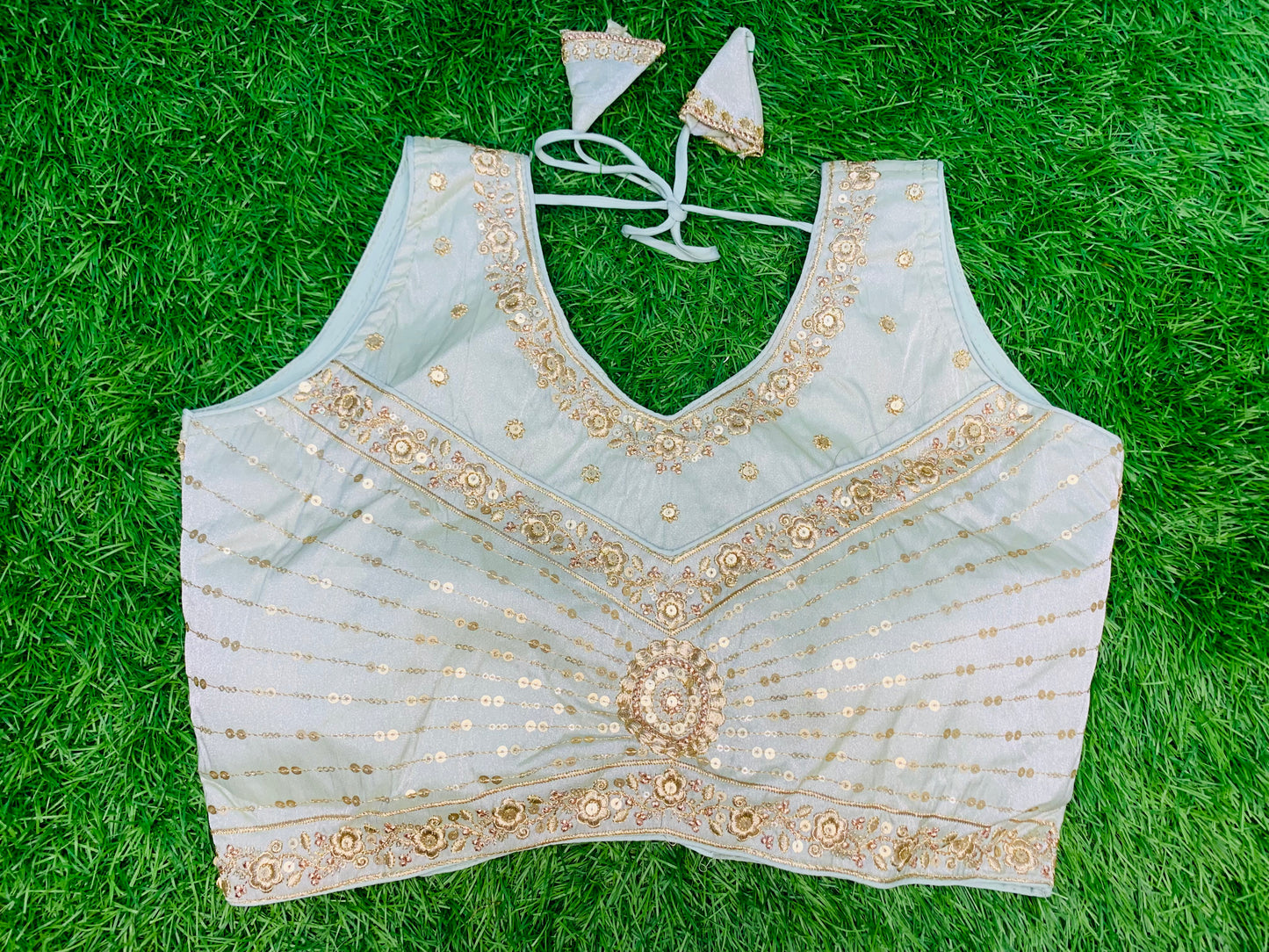Ice colour v neck high neck blouse