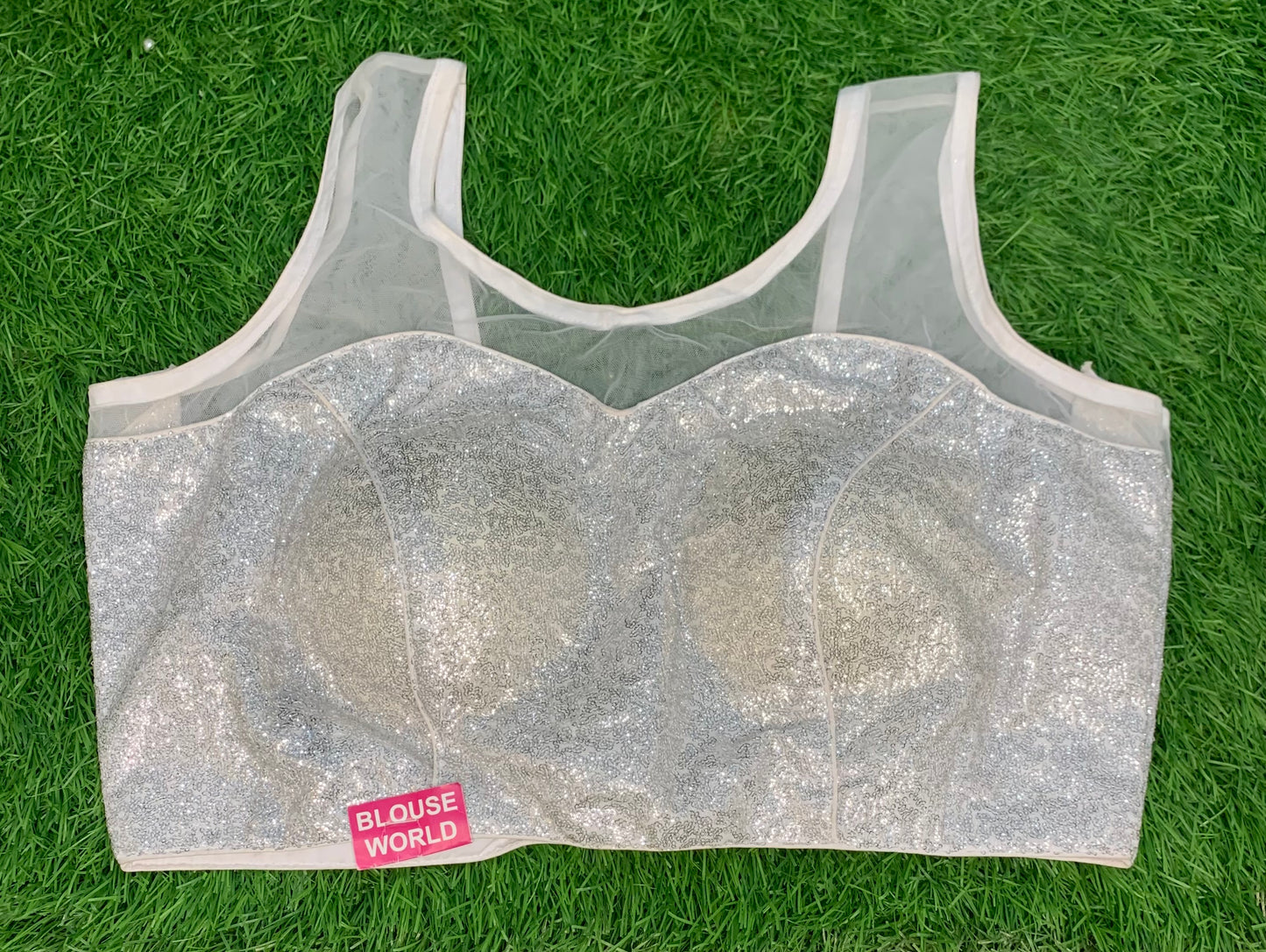 Small sequence work back net pattern sleeveless blouse