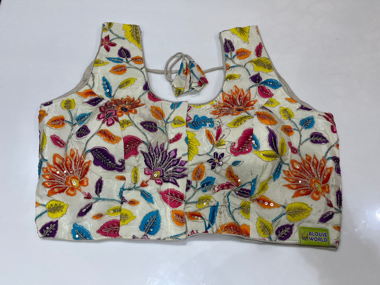 White base flower 🌸 designer blouse 👚