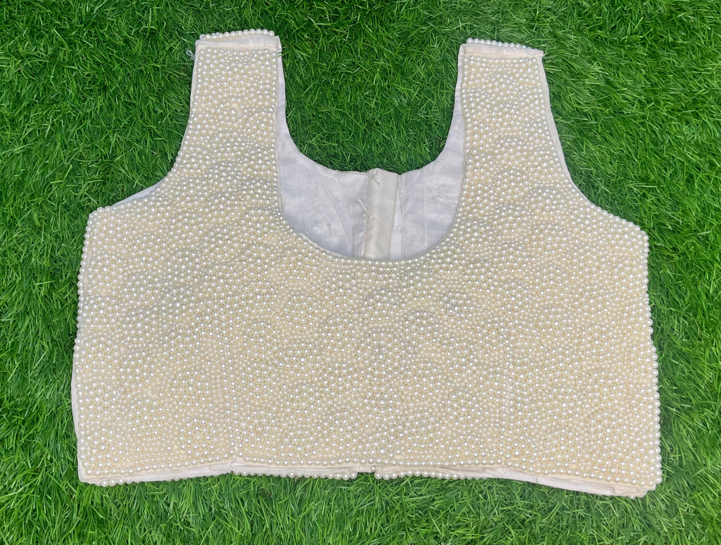 Round Pearl blouse with short hands