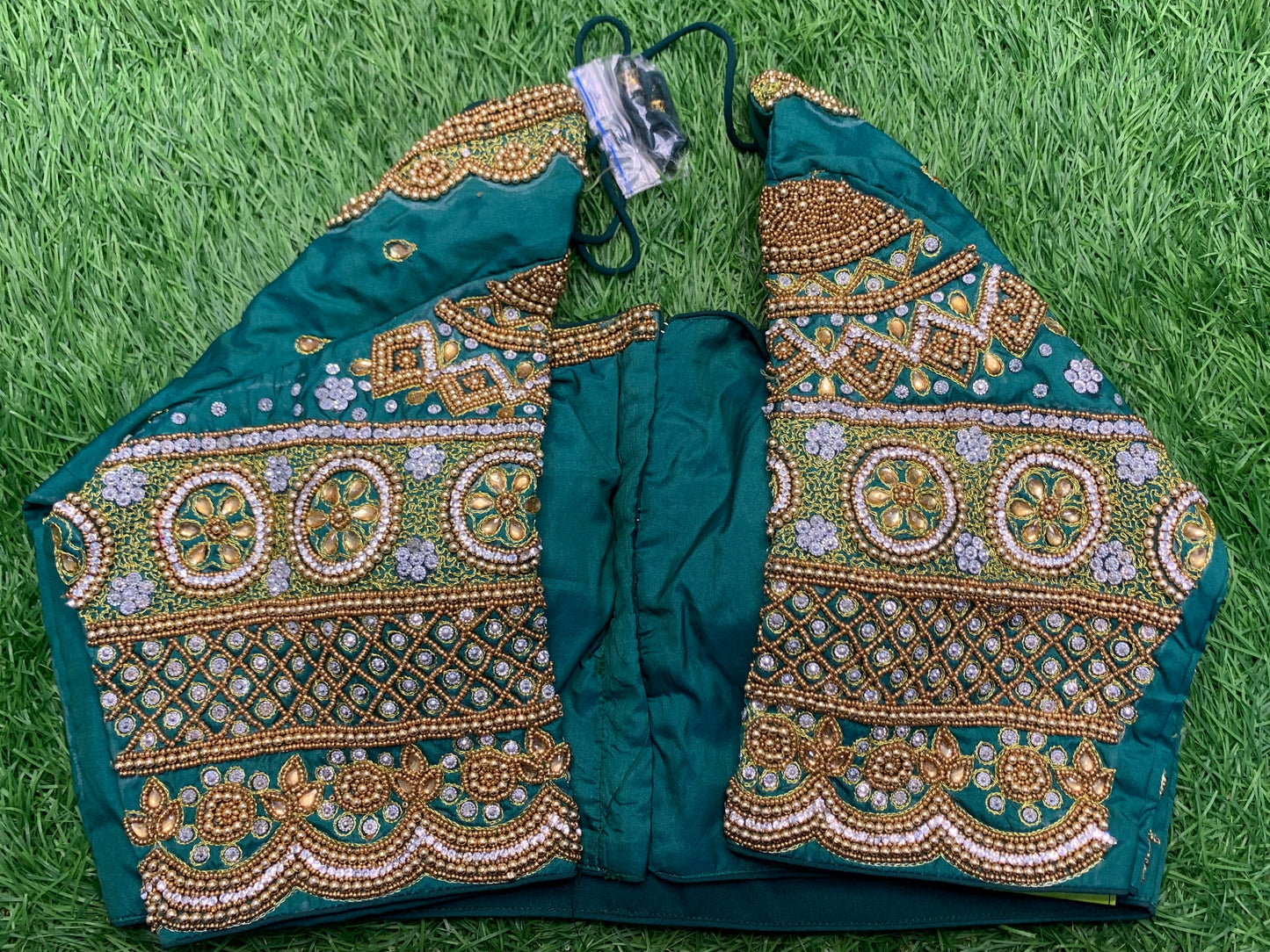 Rama leafy 🥬 green colour heavy maggam work blouse.