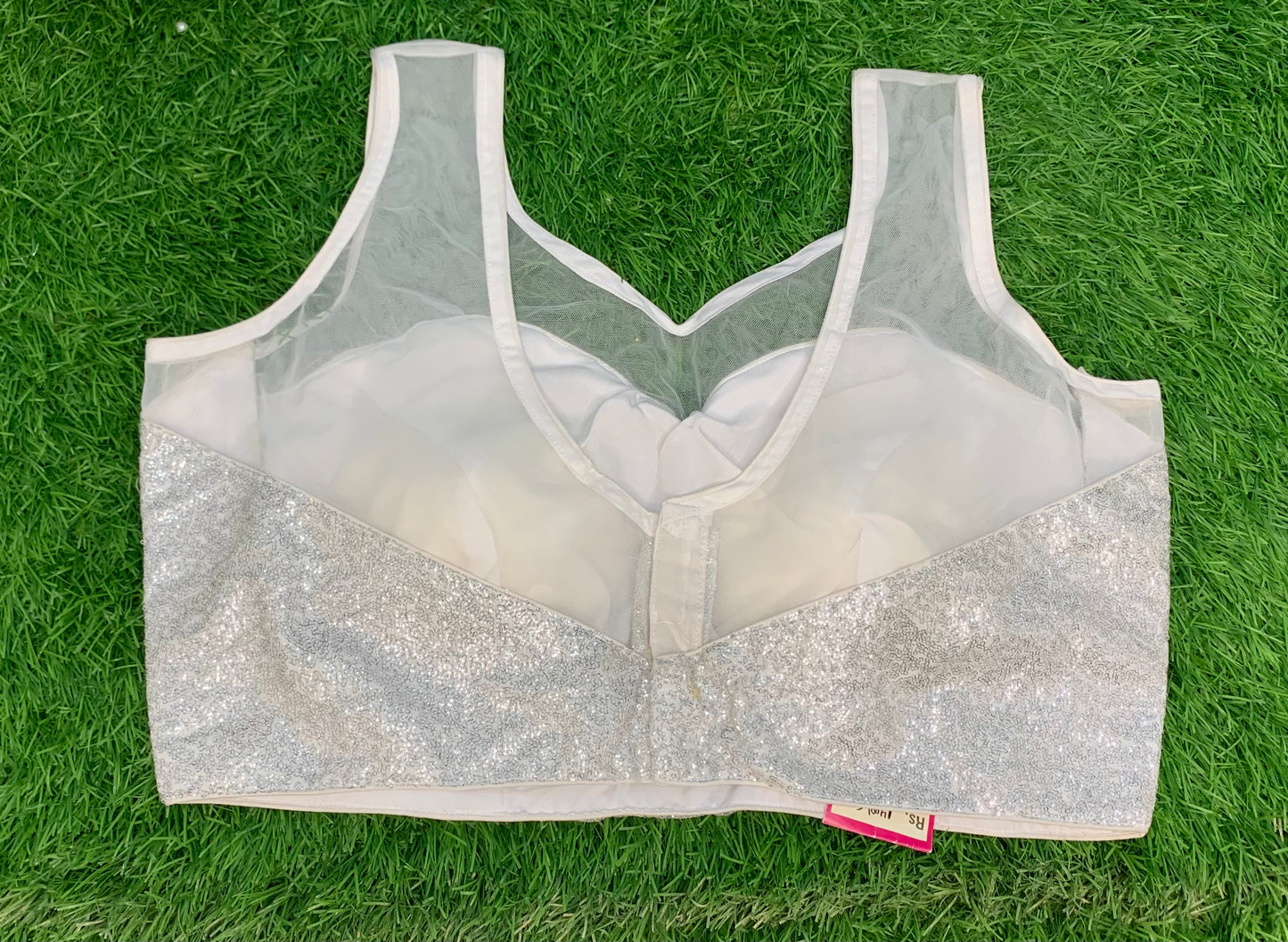 Small sequence work back net pattern sleeveless blouse