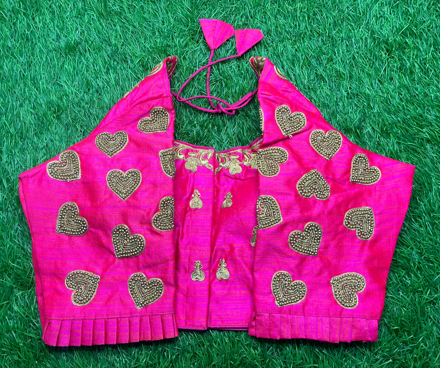 Pink heart 🩷 design hands frills design
