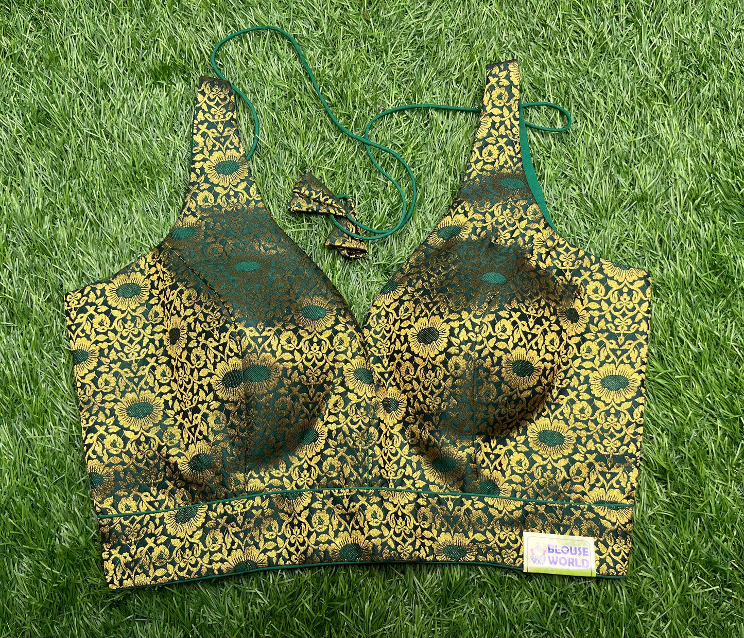 Leafy 🥬 green printed Banaras blouse 👚